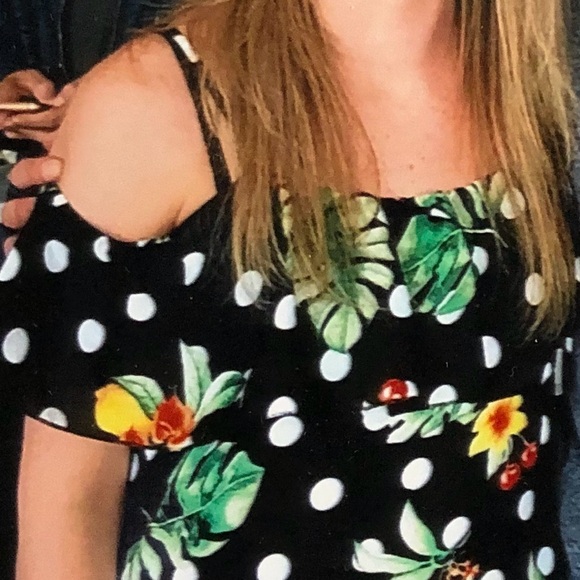 Suzy Shier flower blouse top - Picture 7 of 7